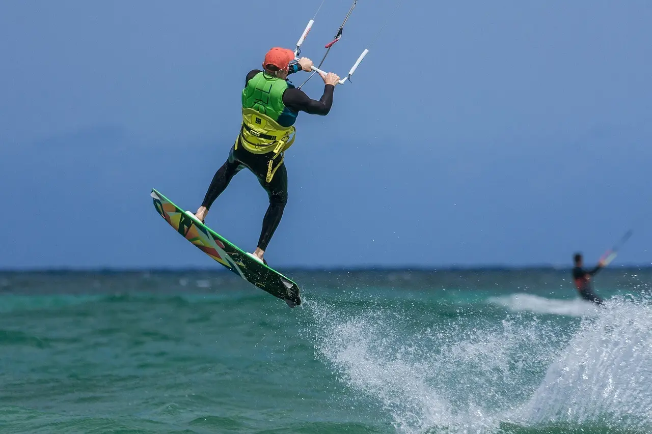17 gaveidéer til hende, der brænder for kitesurfing